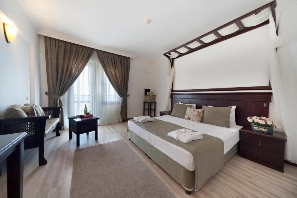 Fotografii Crystal Hotel Gumusluk 4*