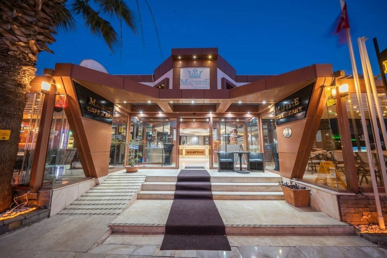 Отель Majeste Boutique Hotel 5*