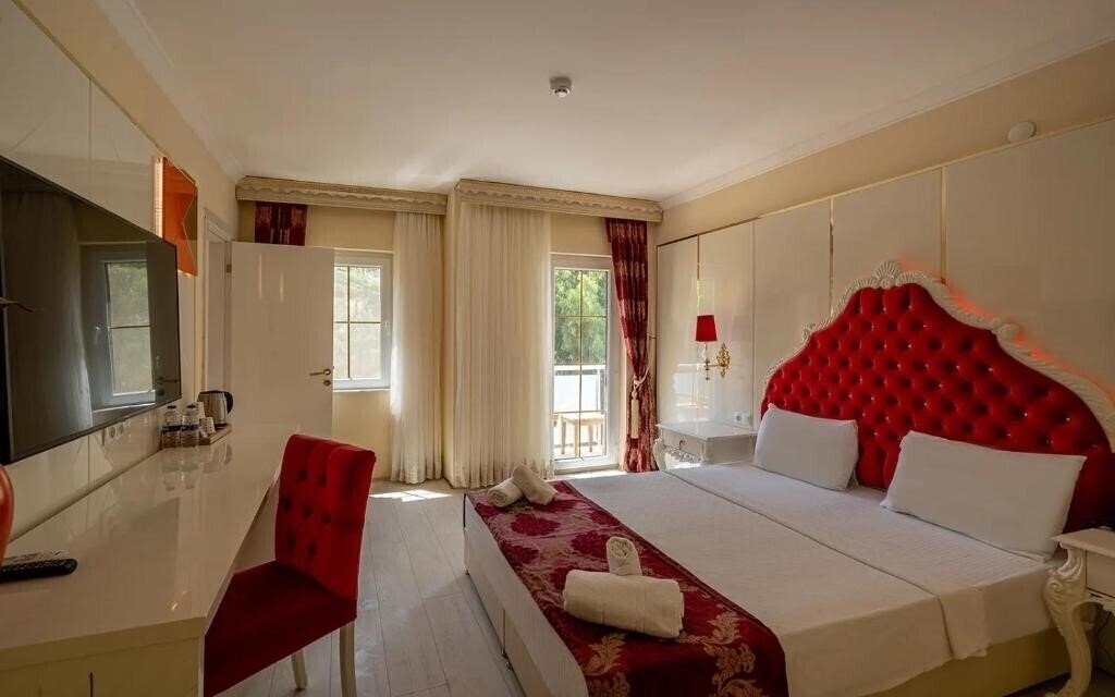 Imaginea Bodrum Golden Beach Hotel (ex. Golden Beach Bodrum by Jura, Golden Beach Resort & SPA, Golden Beach ) 4*