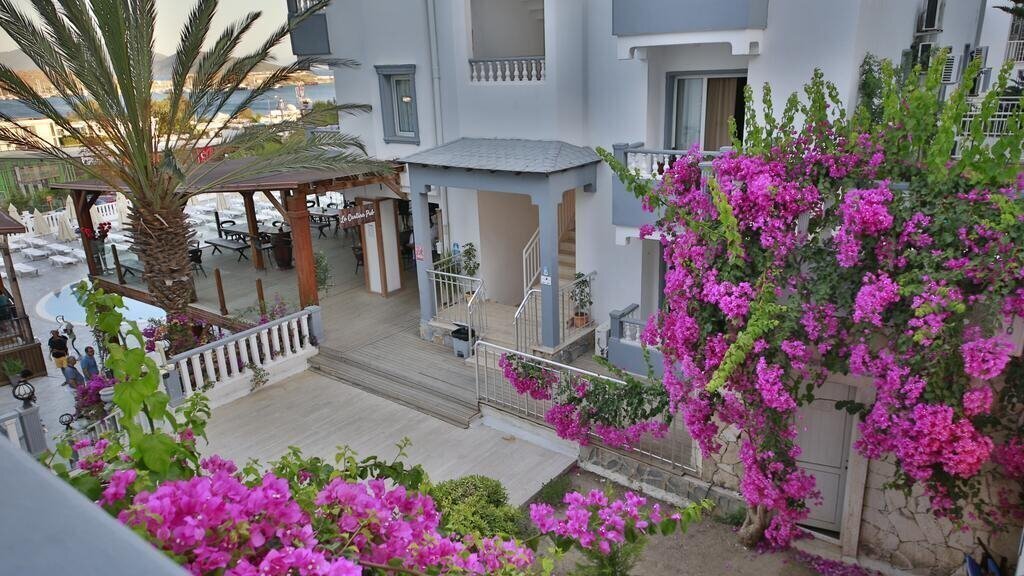 Изображение Smart Holiday Hotel Bodrum (ex. Bella Casa Hotel, Bellacasa Suites & Club, Costa Akkan Suites, Aura Hotel Bodrum) 4*