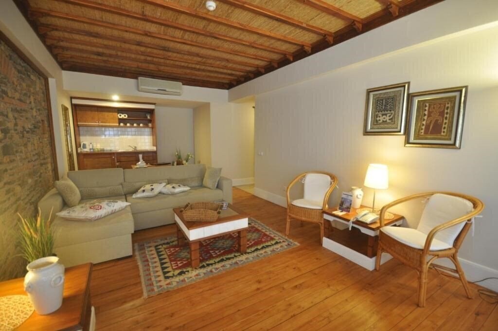 Imaginea El Vino Hotel & Suites 3*