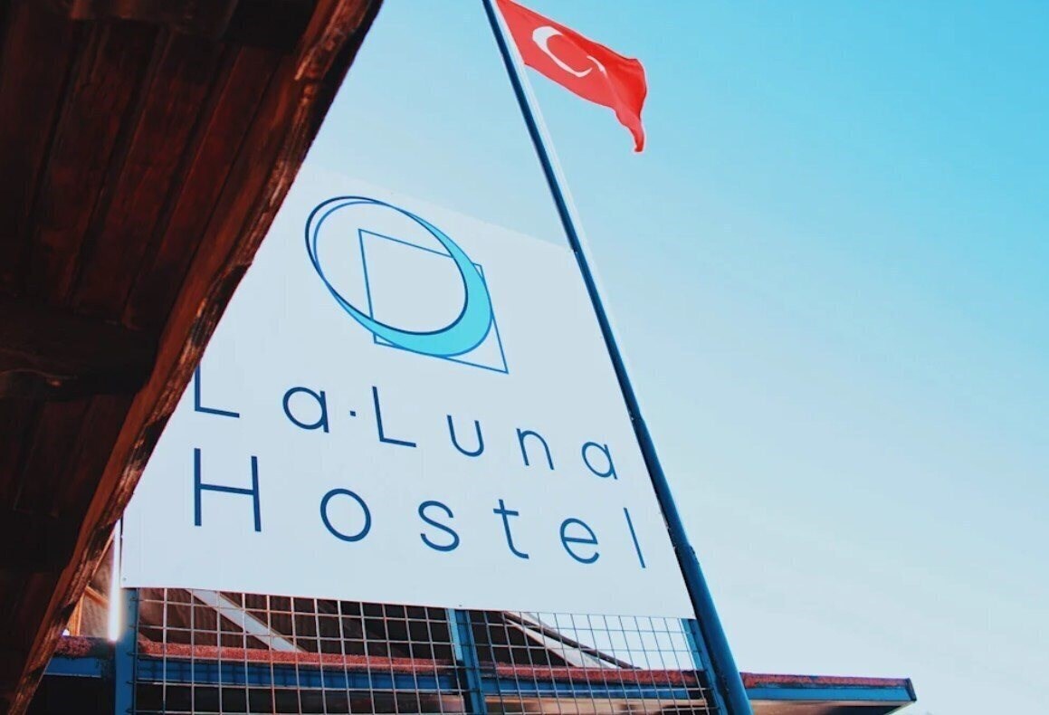 Фото La Luna Hostel 2*