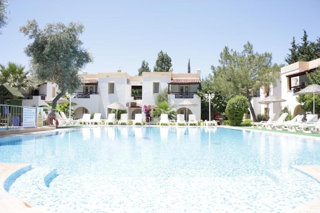 Imaginea Toloman Hotel & Apartments 3*