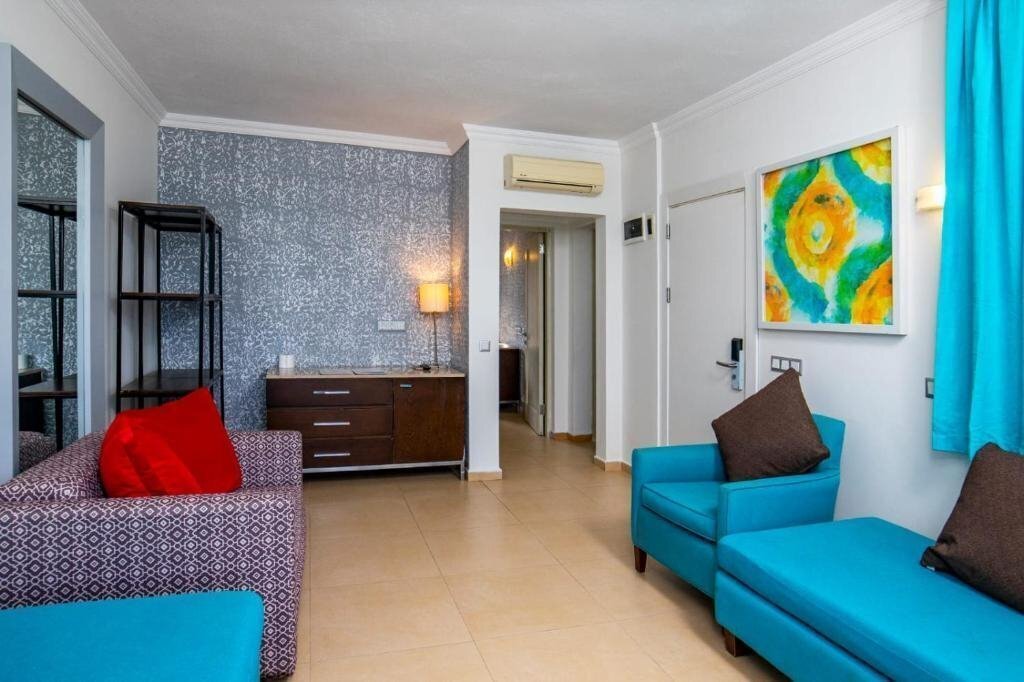 Fotografii Middle Town Bodrum Beach Hotel (ex. Prado Bodrum, Palmet Pharus Bodrum, Lighthouse Beach Hotel) 4*