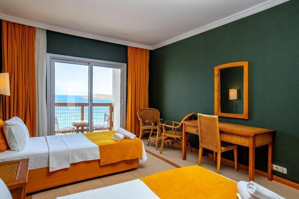 Fotografie Middle Town Bodrum Beach Hotel (ex. Prado Bodrum, Palmet Pharus Bodrum, Lighthouse Beach Hotel) 4*