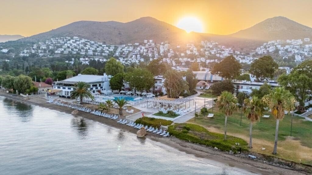 Hotel Regulus Beach Resort 4*