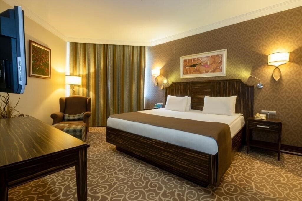 Фото Euro Park Hotel Bursa (ex. Holiday Inn Bursa) 5*