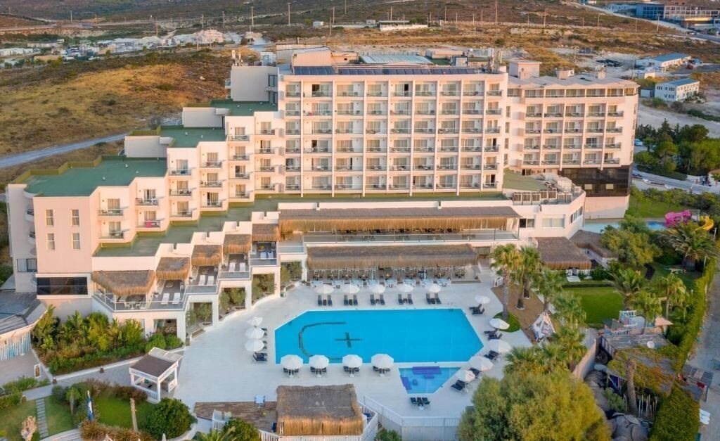 Imaginea D + Seya Beach Hotel 5*