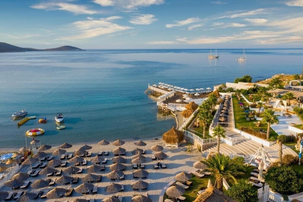 Отель Design Plus Seya Beach 5*