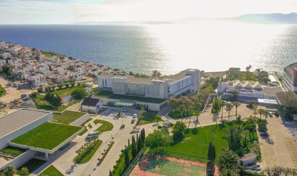 Фото On Live Deluxe Hotel 5*