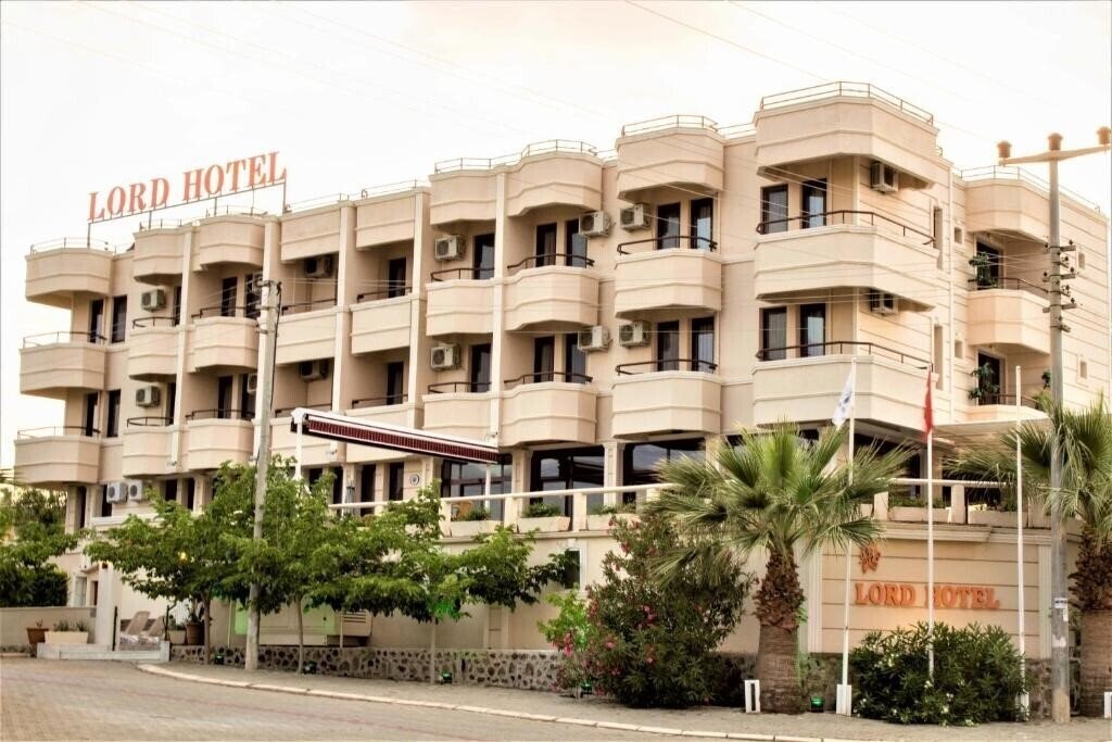Отель Lord Hotel 3*
