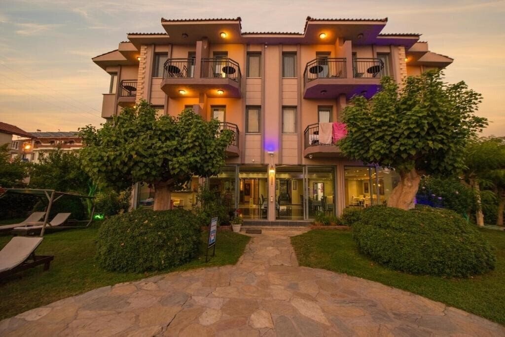 Imaginea Golden Moon 3*