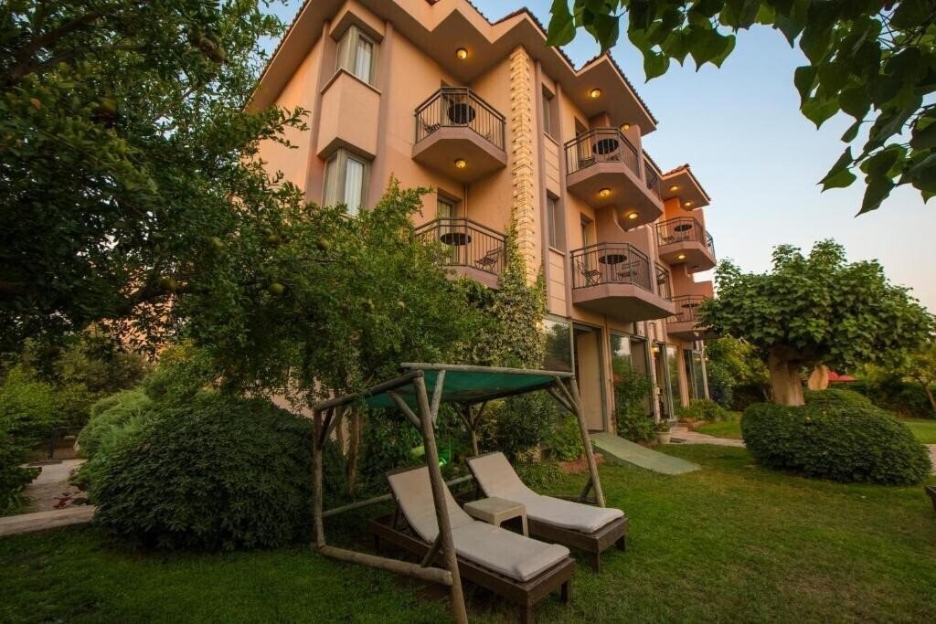 Imaginea Golden Moon 3*