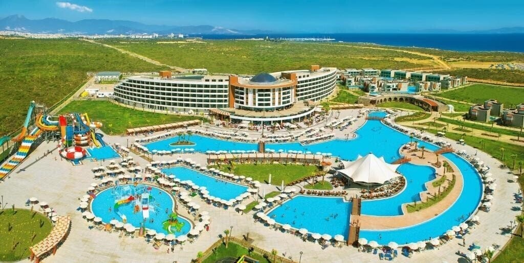 Imaginea Aquasis De Luxe Resort & Spa 5*