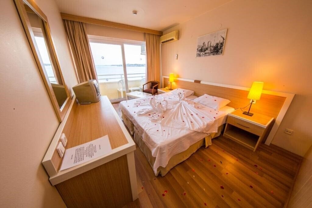 Fotografii Tuntas Beach Hotel (ex. Tuntas Suites) 3*