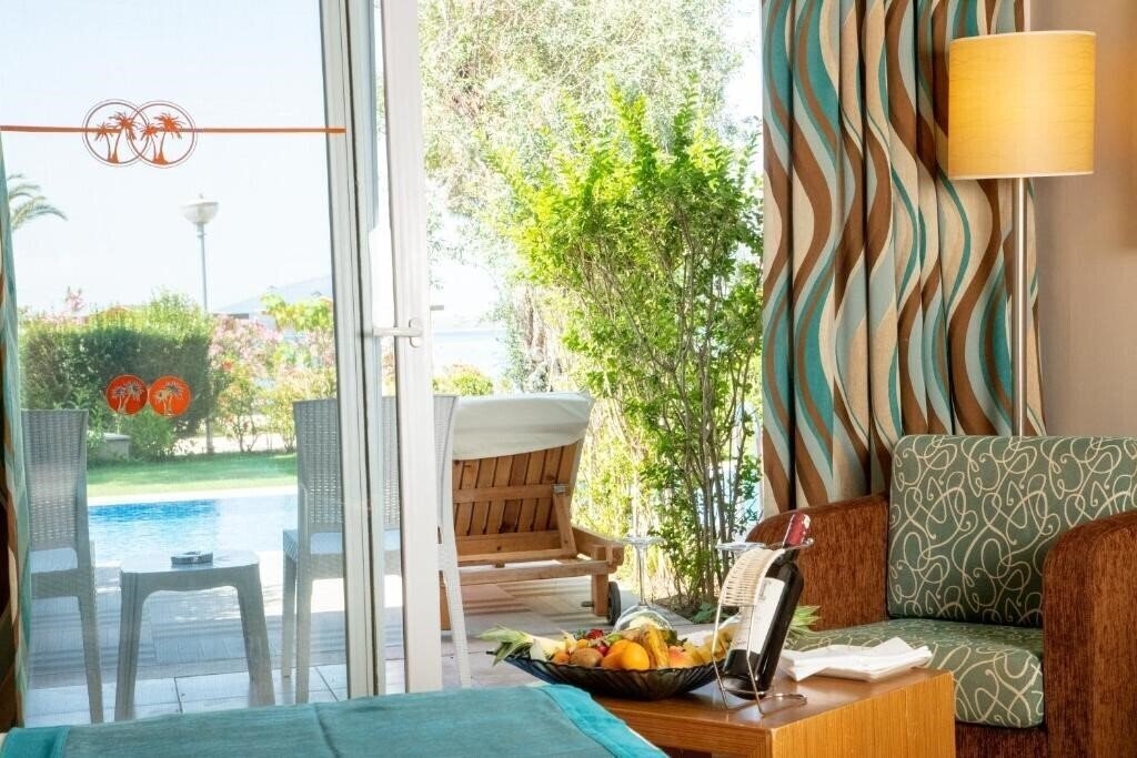 Imaginea Venosa Beach Resort & Spa 5*