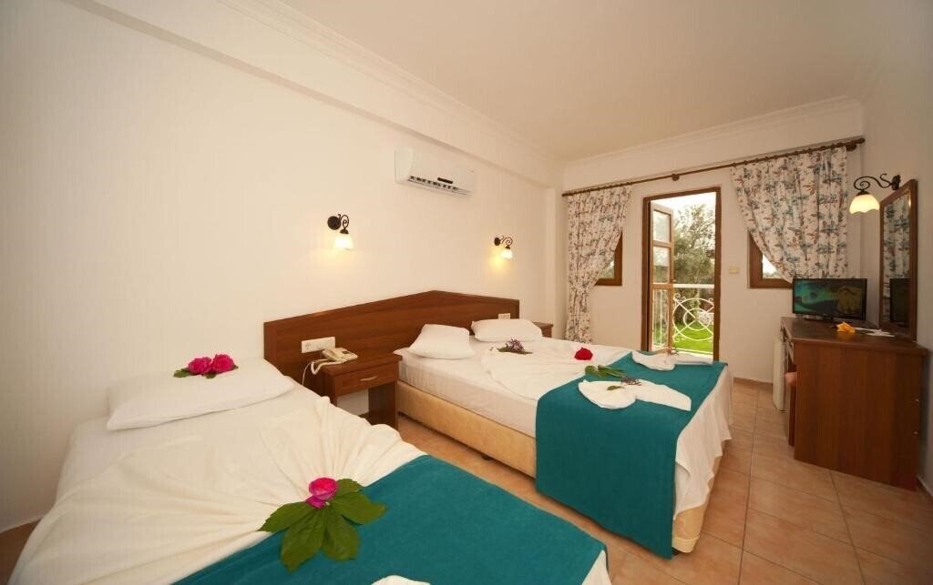 Фото White Hotel Fethiye 3*
