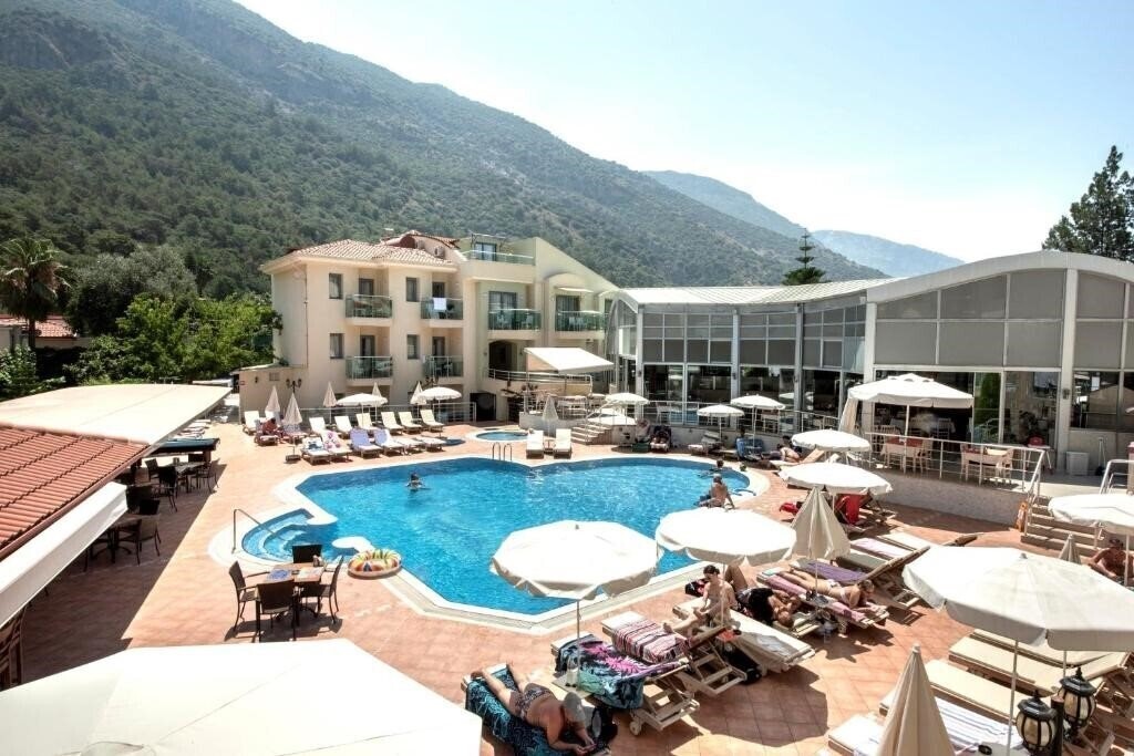 Imaginea Belcehan Deluxe Hotel 3*