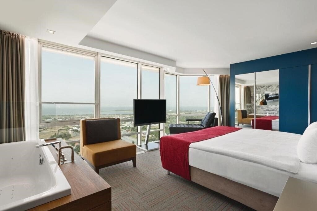 Imaginea Ramada Encore By Wyndham Izmir 4*