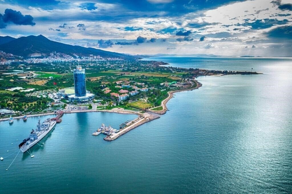 Hotel Wyndham Grand Izmir Ozdilek 5*