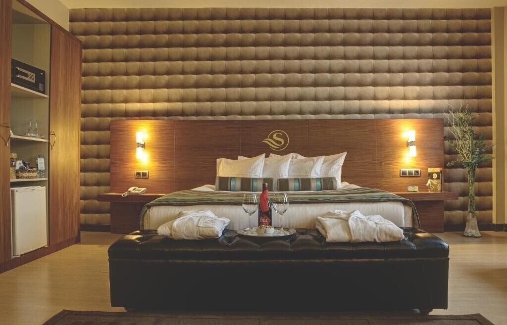 Картинка Susuzlu Atlantis Hotel 4*