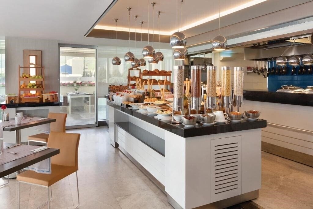 Imaginea Ramada Hotel & Suites Kemalpasa Izmir 4*