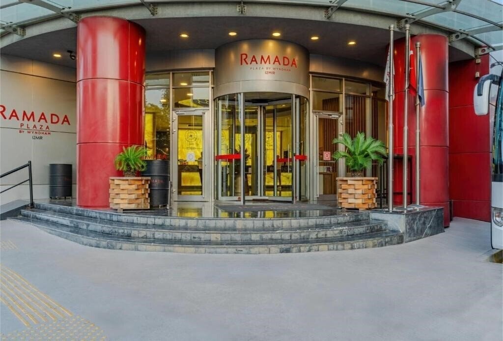Изображение Ramada Plaza by Wyndham Izmir (ex. Ramada Plaza Izmir) 5*