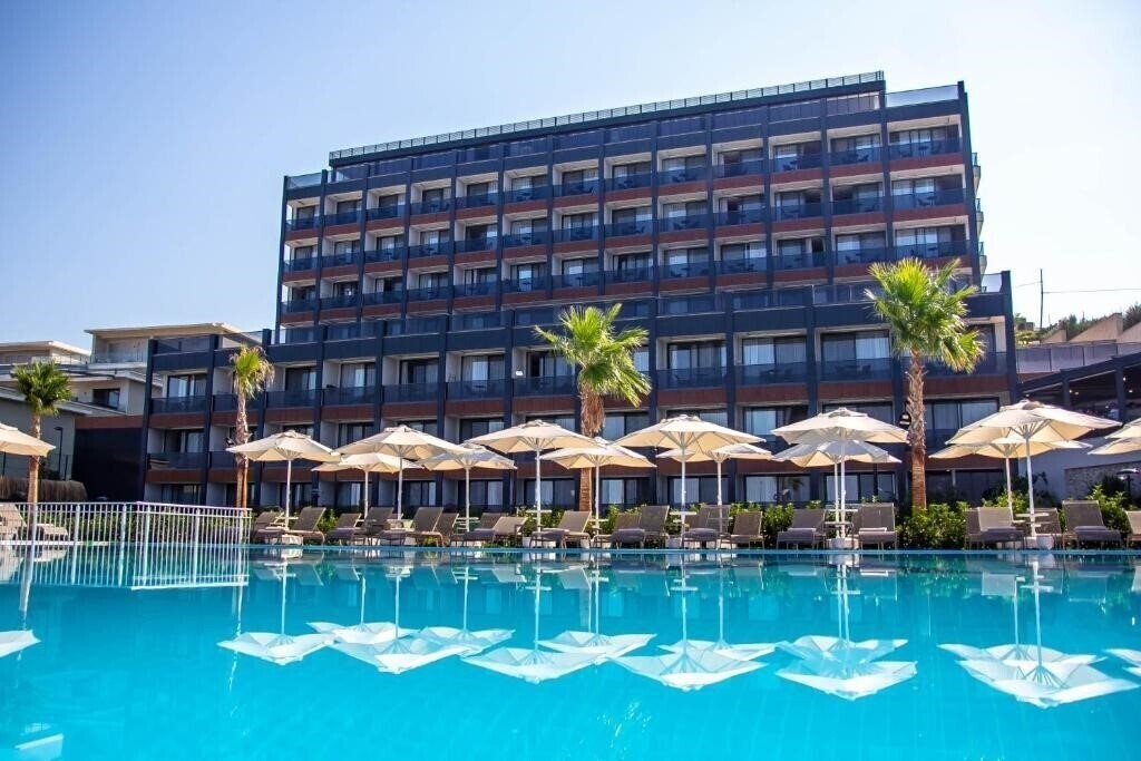 Hotel The Nowness Luxury Hotel & Spa 5*