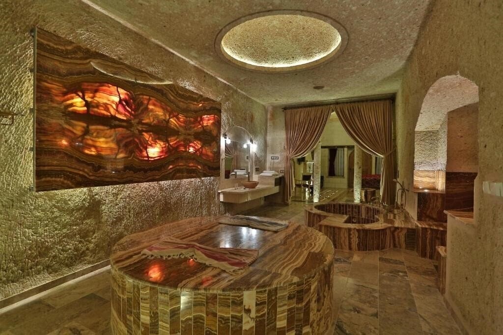 Отель Oread Cave Suites 4*