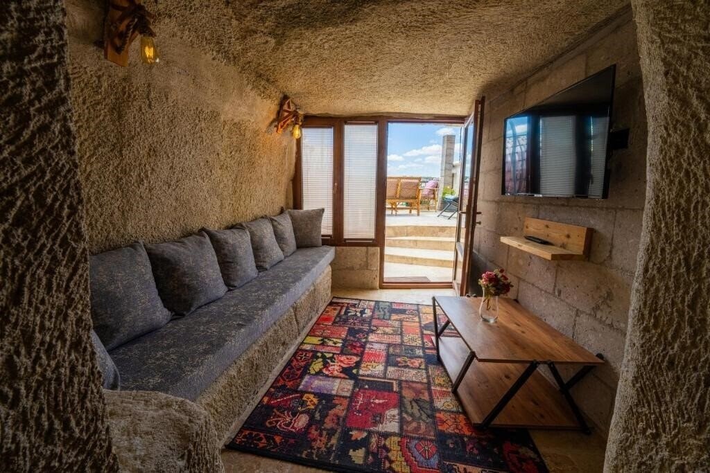 Imaginea Sunset Cave Hotel (ex. Mysterious Cave Suites) 2*