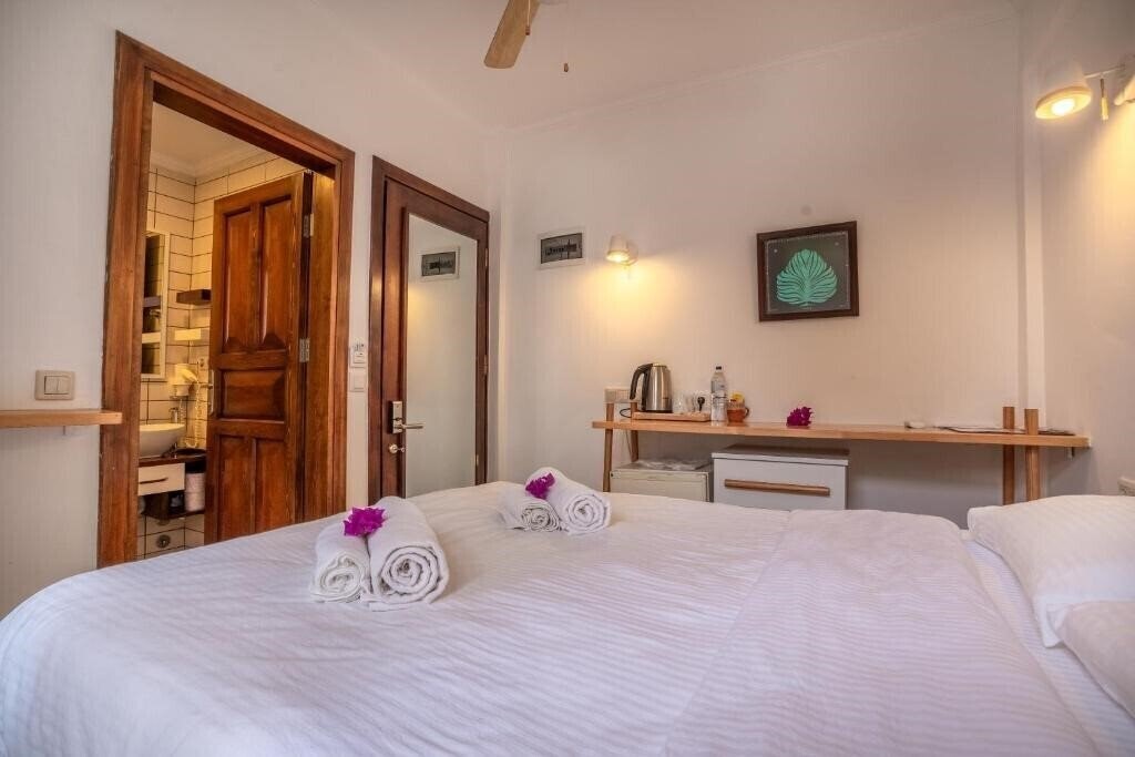 Imaginea Hideaway Hotel (ex. Hotel Hideaway, Hideaway) 3*