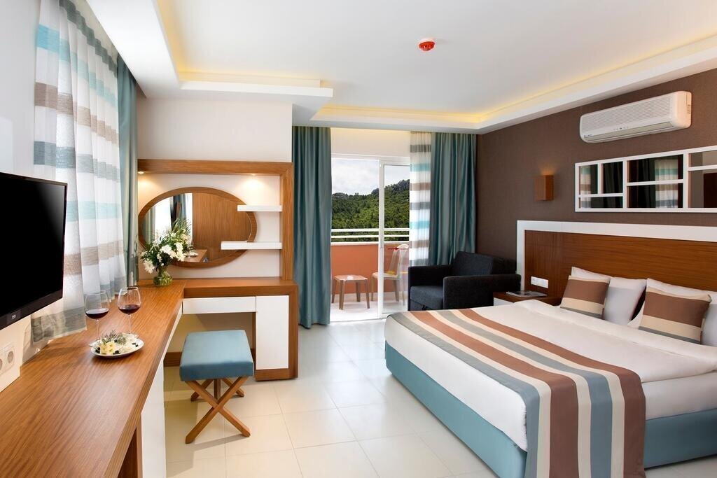 Imaginea Lavia Hotels Kemer (ex. Maya World Moonlight, Iko Garden Resort) 4*