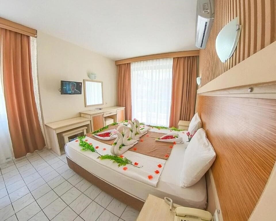Фотография Mr Crane Hotel 4*