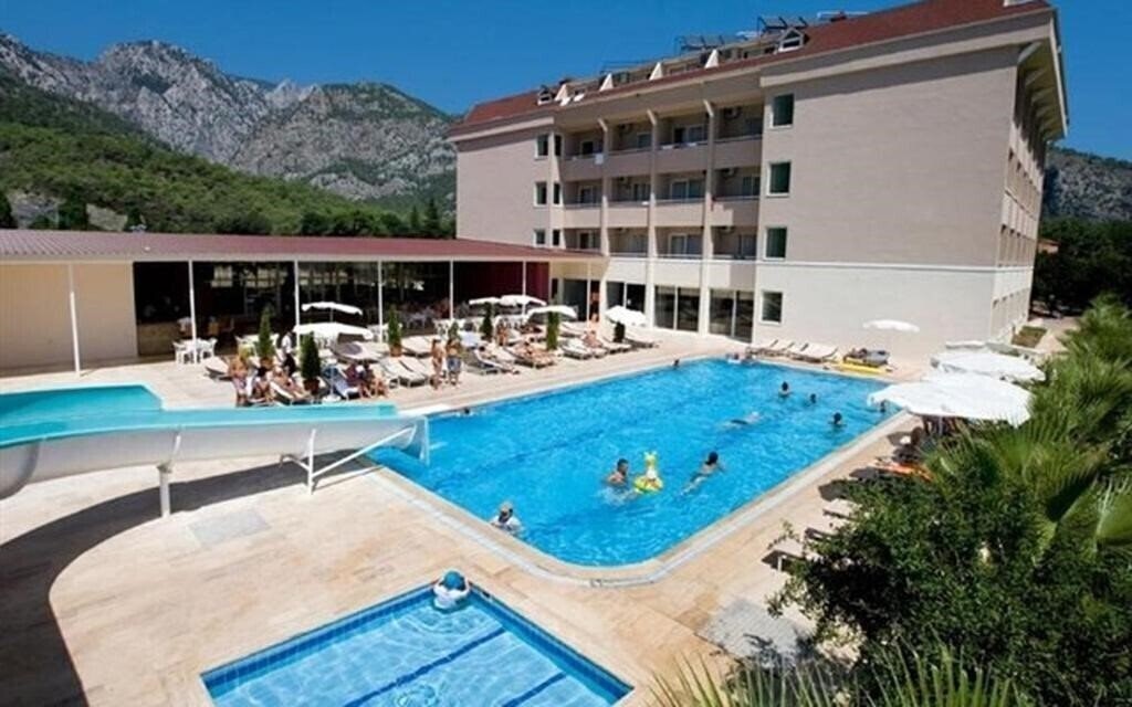 Fotografie Castle Park Hotel 3*