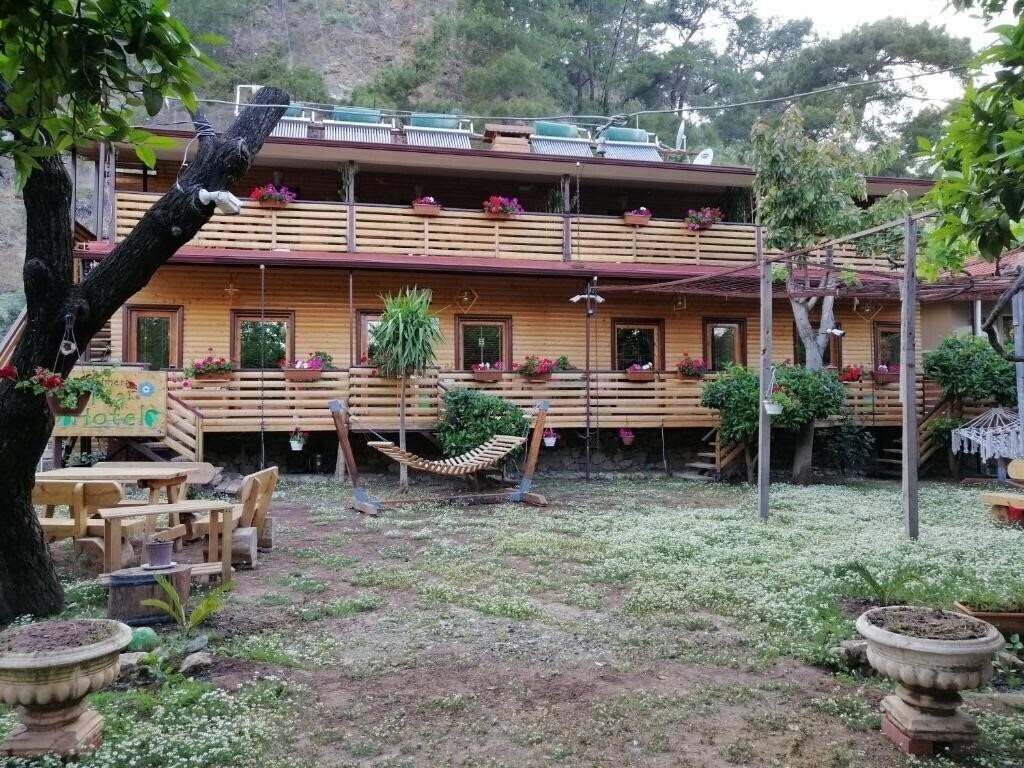 Отель Chimera Pia Hotel 3*