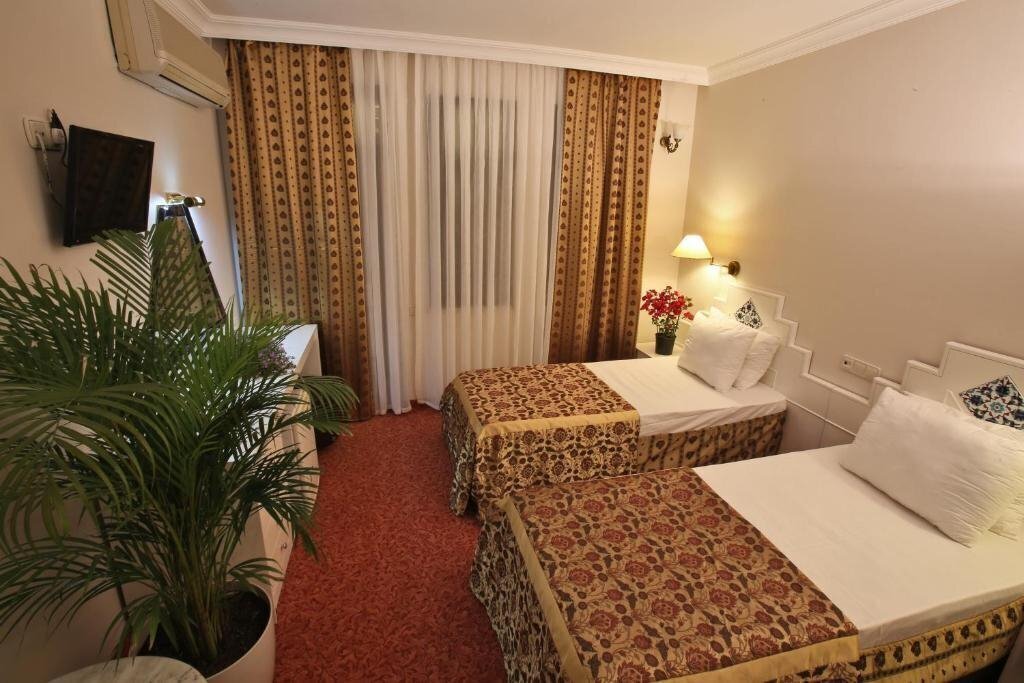 Imaginea Green Valley Boutique Hotel 3*