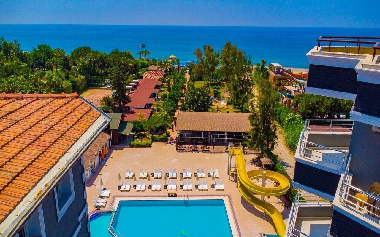 Imaginea Mediterranean Breeze Hotel 4*
