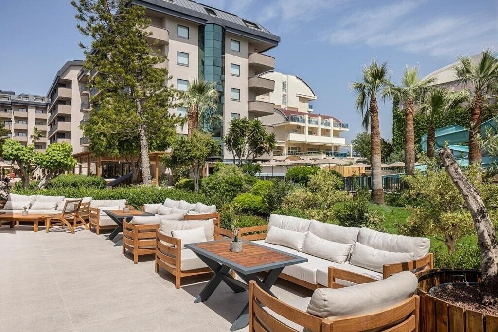 Фотография Kaia Coracseium (ex. Villa Sun Flower Beach) 4*
