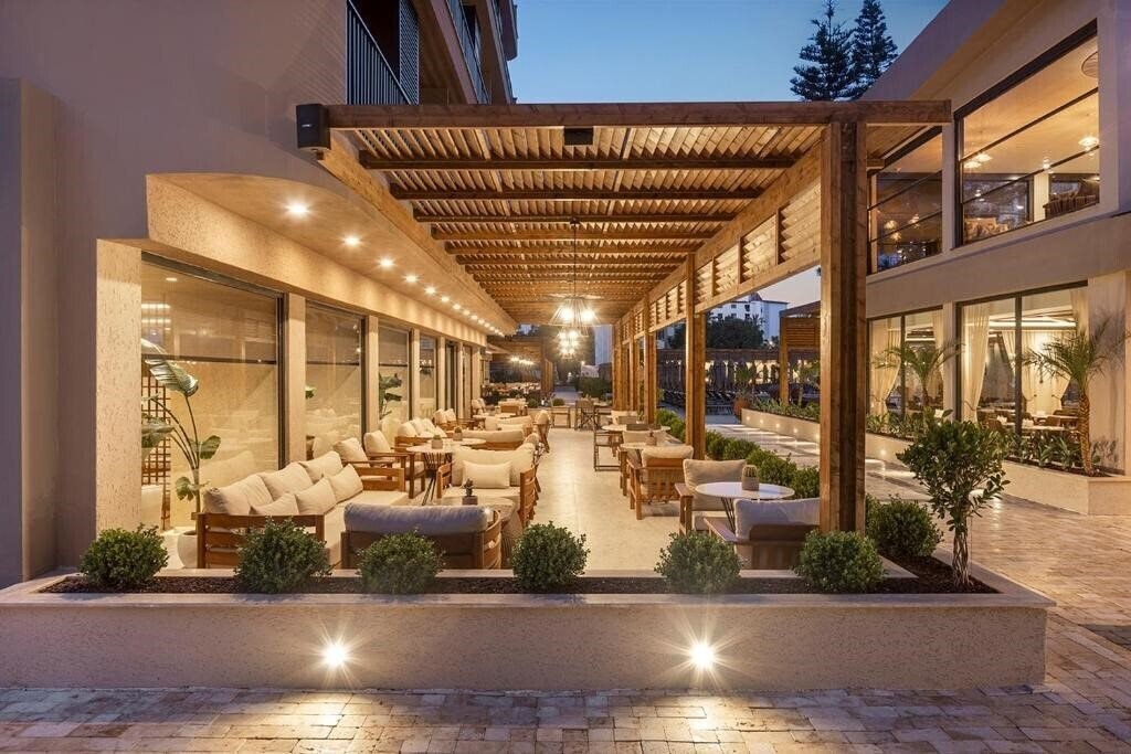 Изображение Kaia Coracseium (ex. Villa Sun Flower Beach) 4*