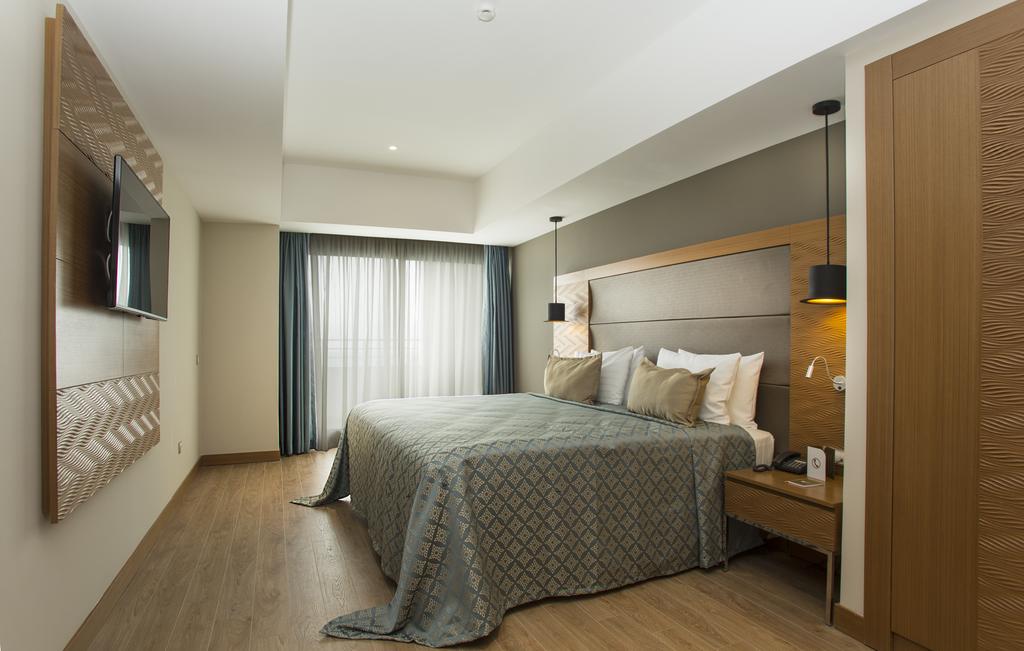 Фотография Liberty Kusadasi (ex. Seven Seas Sealight Elite) 5*