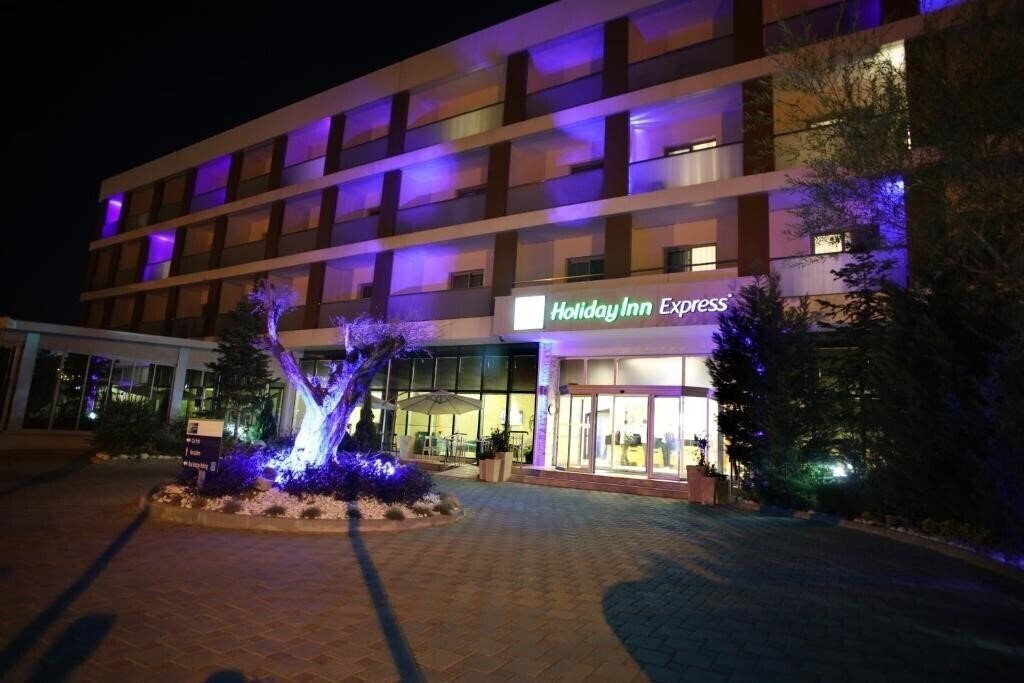 Imaginea Holiday Inn Express Manisa 4*
