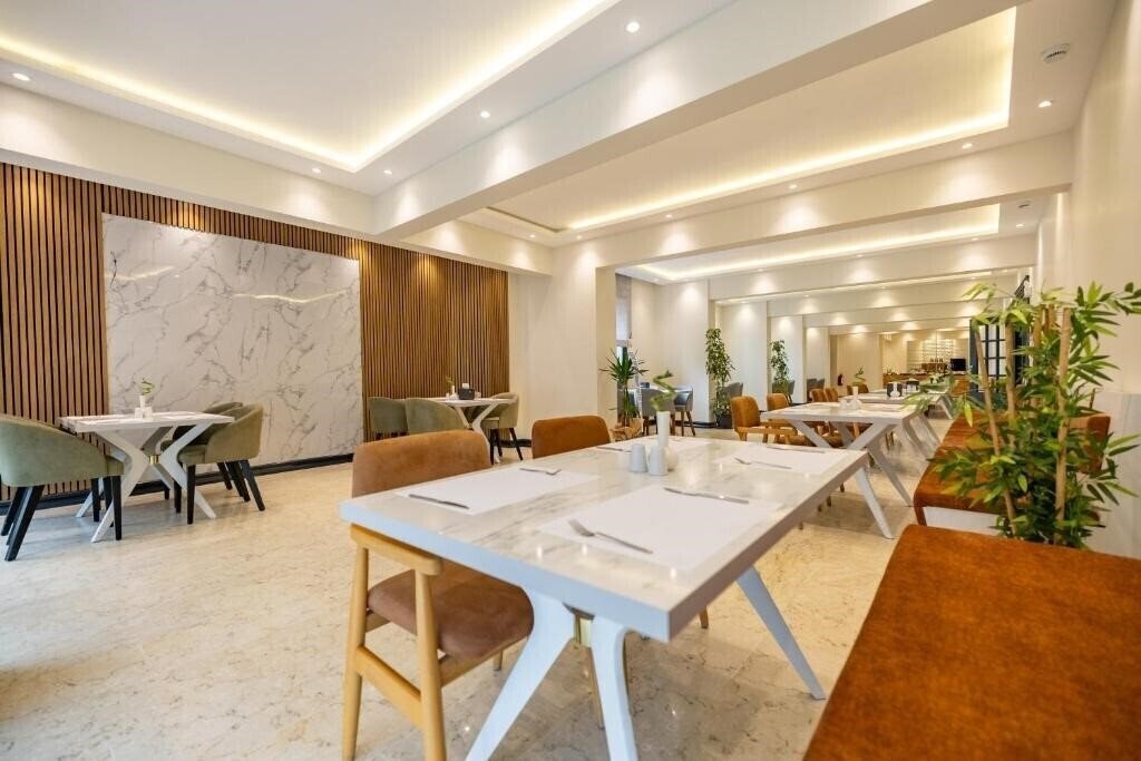 Imaginea Rest & More by Dedeman (ex. Queen Marin Hotel, Grand Hotel Kurdoglu) 4*