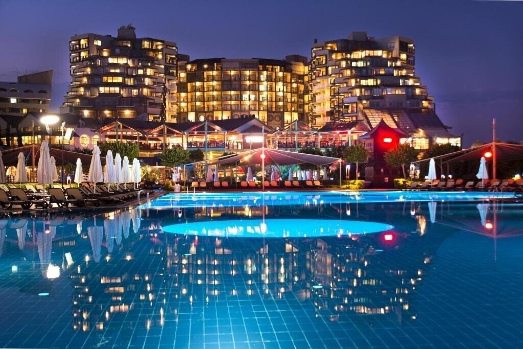Отель Limak Lara De Luxe Hotel & Resort 5*