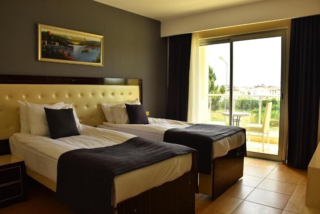 Hotel Nora Suit Hotel 2*