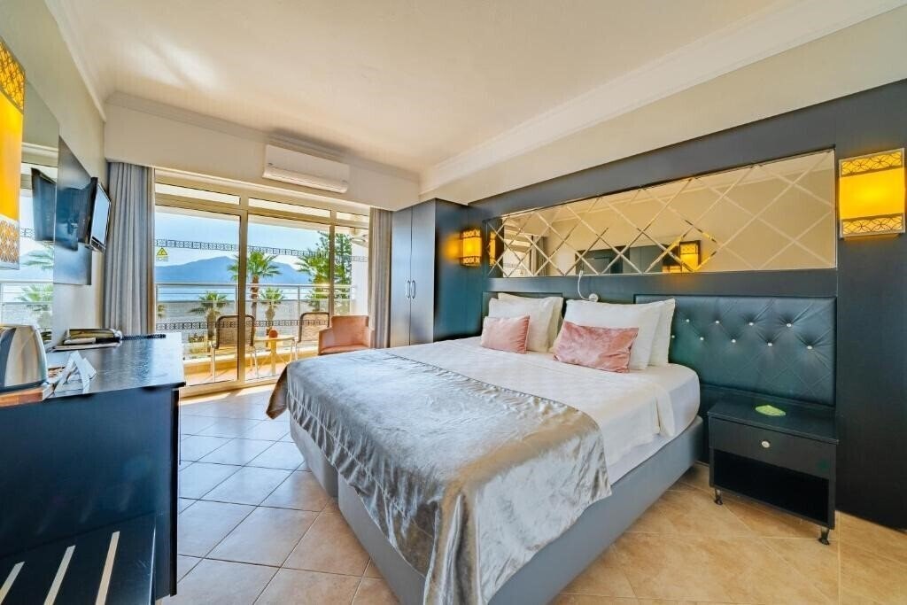 Фото Ideal Prime Beach Hotel 5*