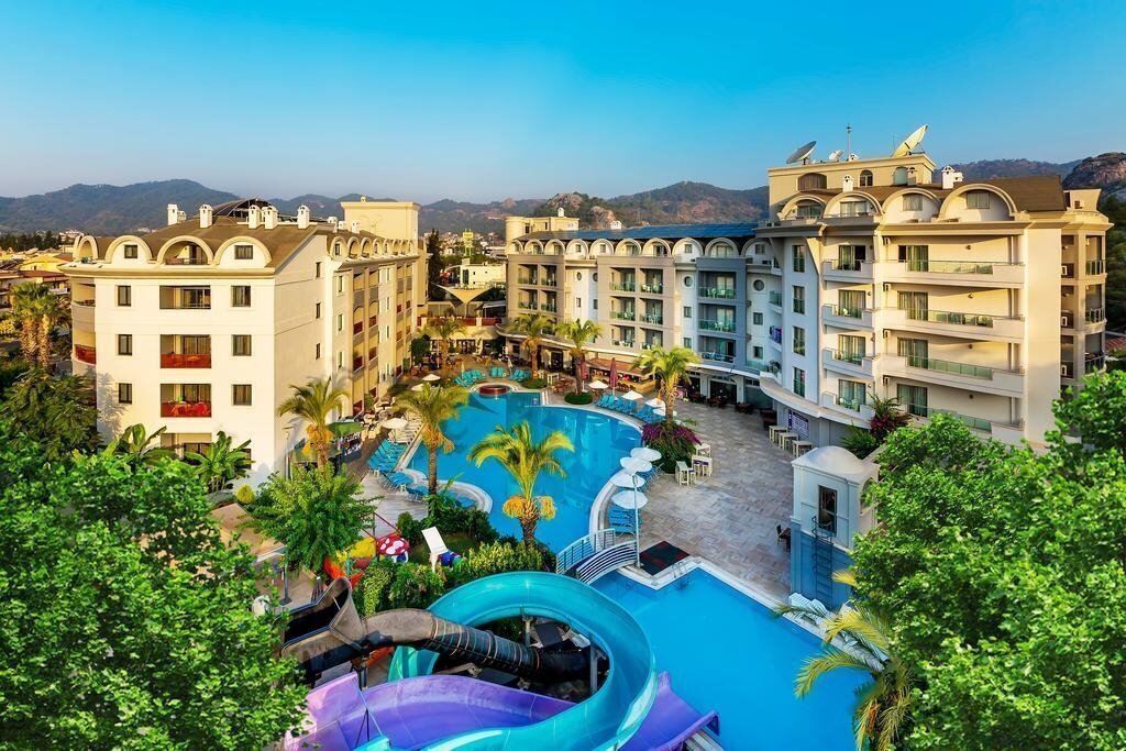 Отель Cosmopolitan Resort Hotel 4*