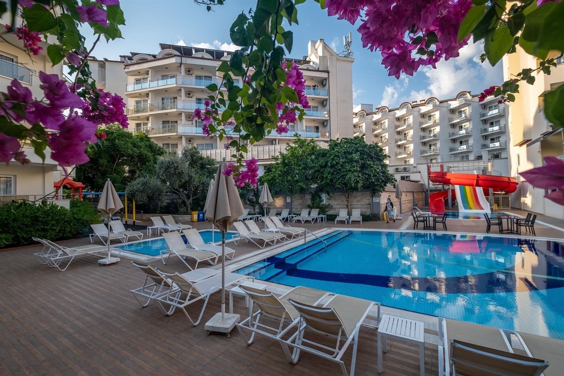 Imaginea Prestige Garden Hotel 4*