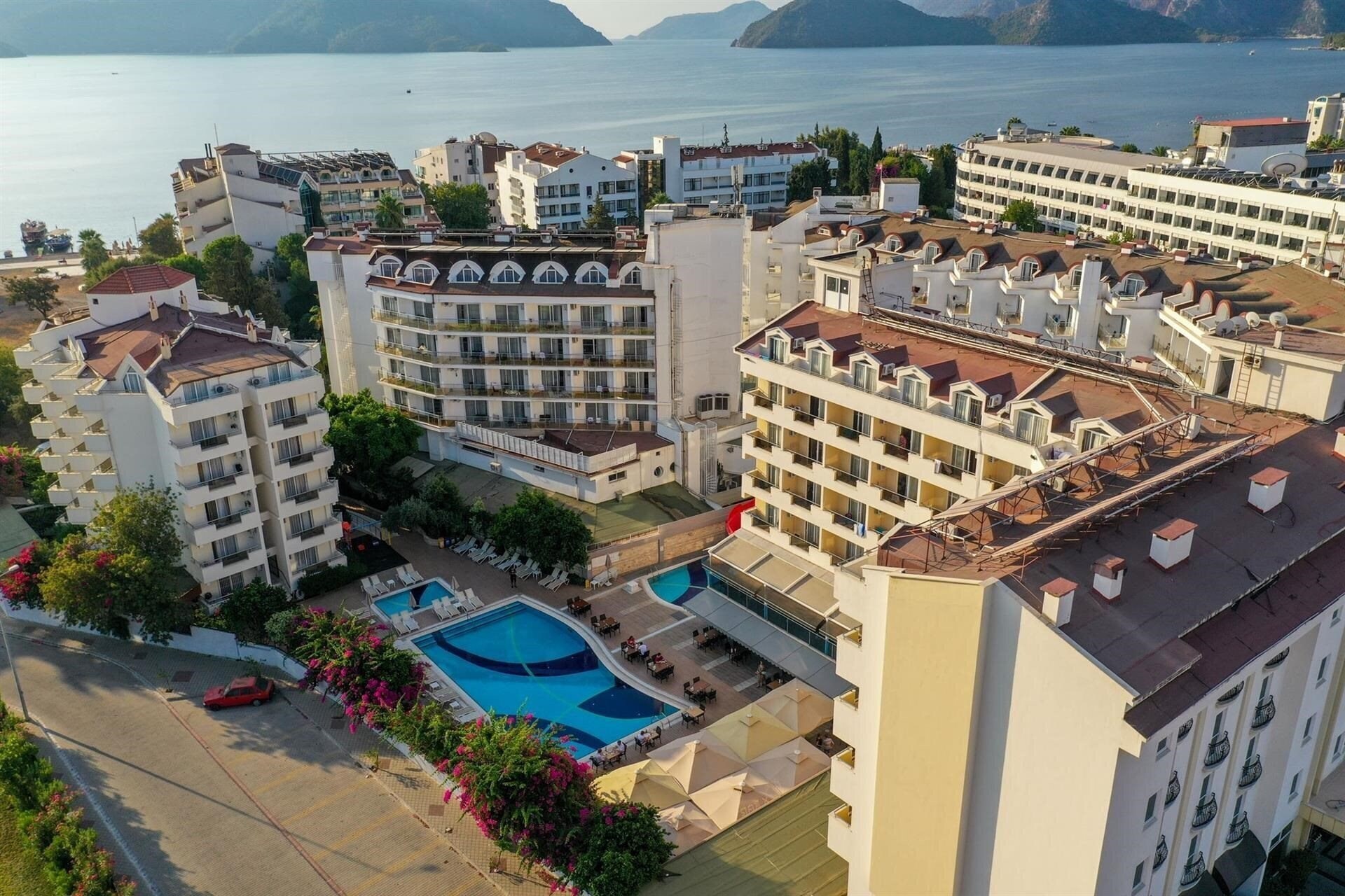 Hotel Prestige Garden Hotel 4*