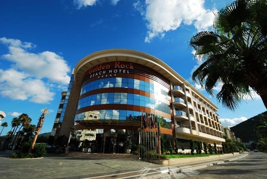 Hotel Golden Rock Beach Hotel 5*