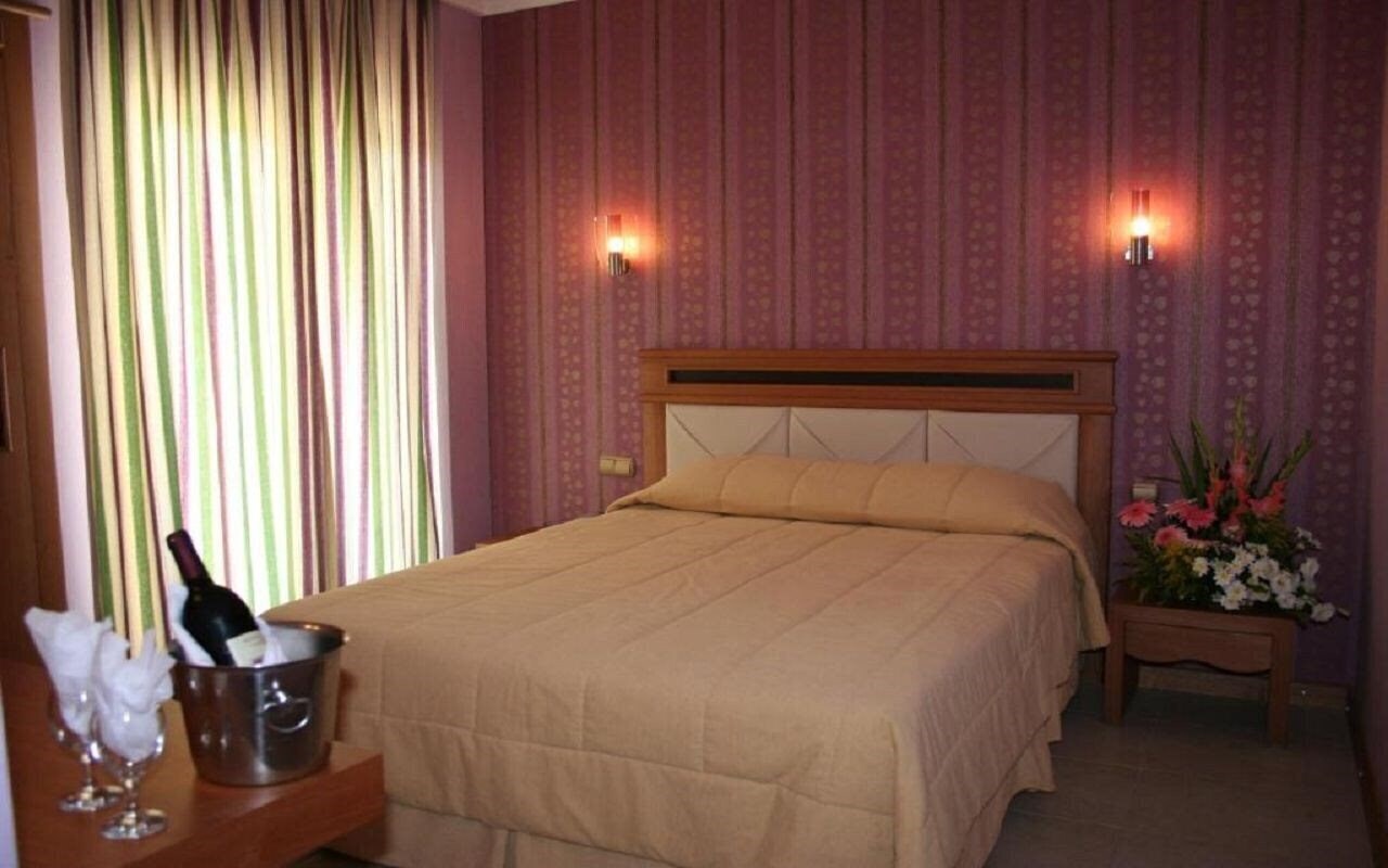 Imaginea Costa Mare Suites (ex. Cosmopolitan Resort) 4*